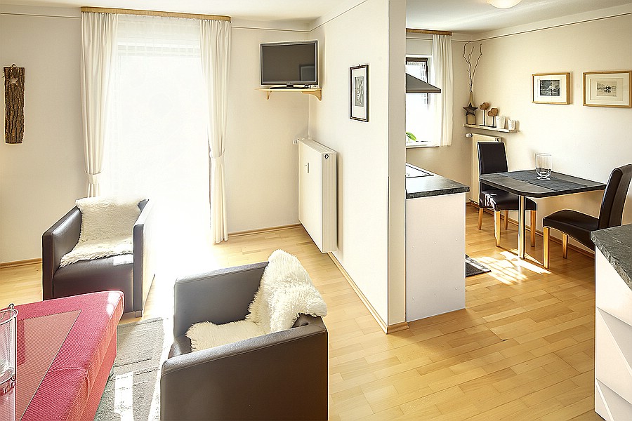 Wohnraum der Ferienwohnung Allgäu im Haus Schmölz in Hopferau bei Füssen